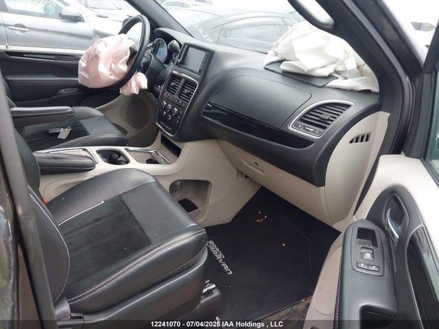 2C4RDGBGXHR738243 Dodge Grand Caravan