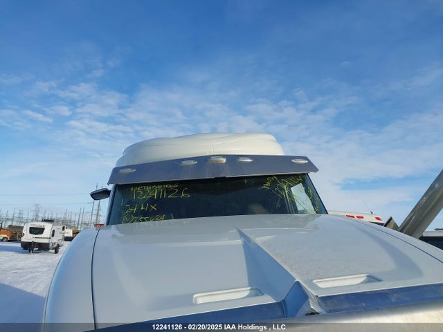 3HSPAAPR4RN255624 International x15, signature