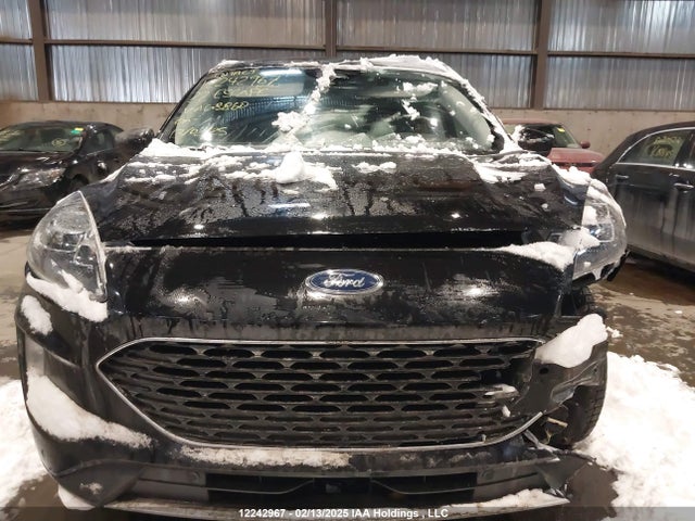 1FMCU9J95NUA68860 Ford gtdi 240ps