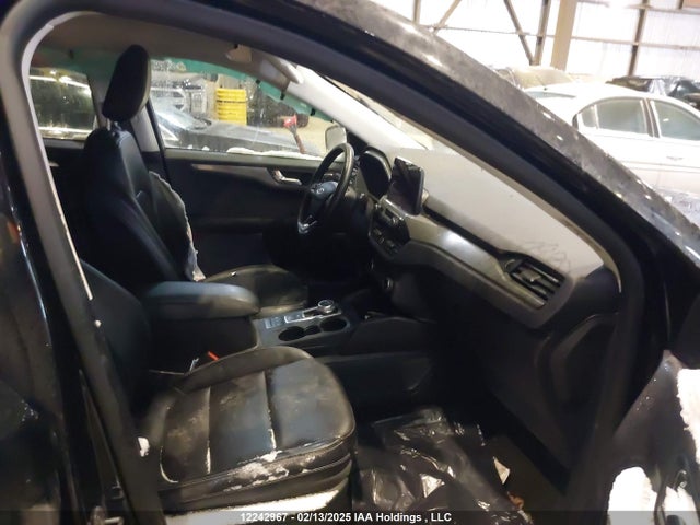 1FMCU9J95NUA68860 Ford gtdi 240ps