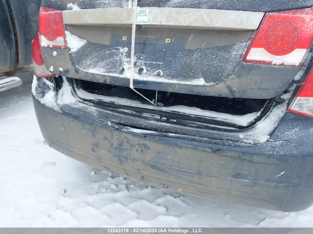 1G1P75SZ4F7271087 Chevrolet Cruze