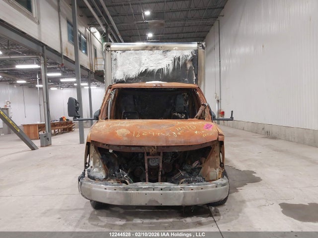 7GZ07RFG2KN002572 GMC Savana Cutaway Work Van