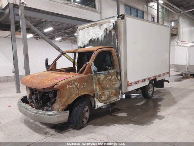 7GZ07RFG2KN002572 GMC Savana Cutaway Work Van