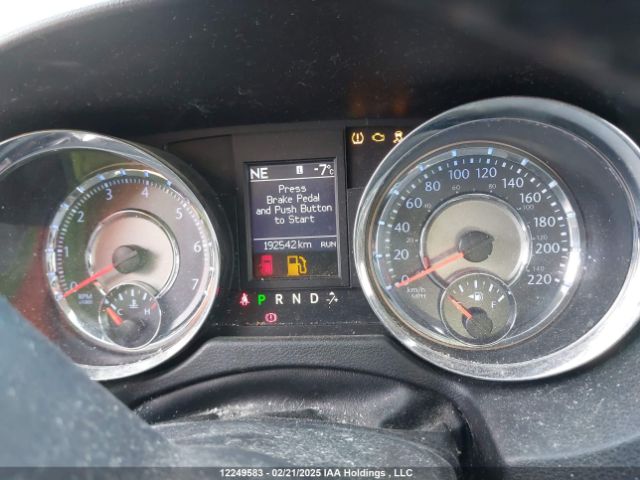 2C4RC1GG6ER449493 Chrysler Town & Country Limited