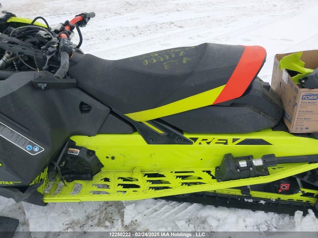 2020 Skidoo  მანქანა იყიდება აუქციონზე, vin: 2BPSDSLM2LV000008, აუქციონის ნომერი: 12250222