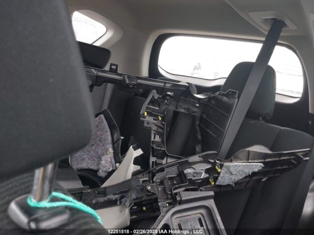 2T3ZFREV0FW221715 Toyota RAV4 LE