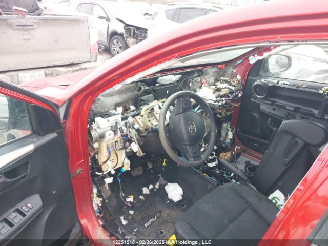 2T3ZFREV0FW221715 Toyota RAV4 LE
