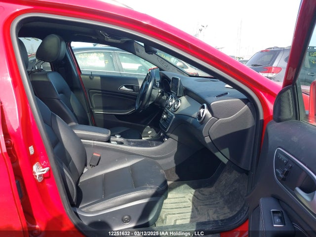 WDCTG4GB5FJ154093 Mercedes-Benz Gla 250 4matic