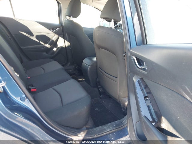 JM1BN1U78J1176717 Mazda pe