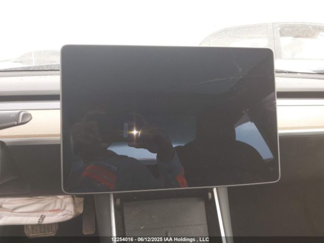 5YJ3E1EA9LF789843 Tesla MODEL 3