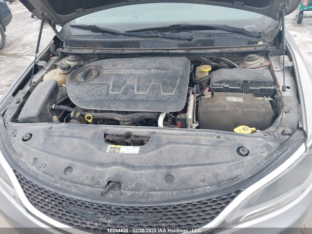 1C3CCCCG0FN606753 Chrysler 2015