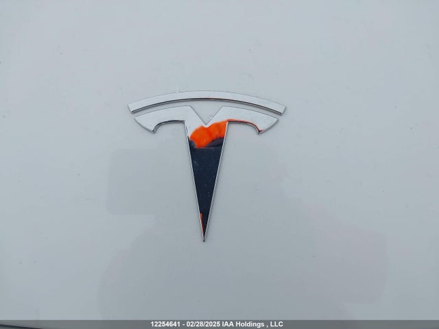 5YJ3E1EA2NF352902 Tesla MODEL 3