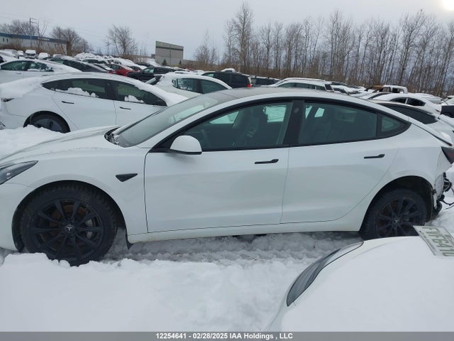 5YJ3E1EA2NF352902 Tesla MODEL 3