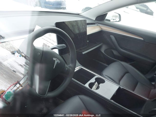 5YJ3E1EA2NF352902 Tesla MODEL 3