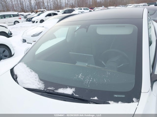 5YJ3E1EA2NF352902 Tesla MODEL 3