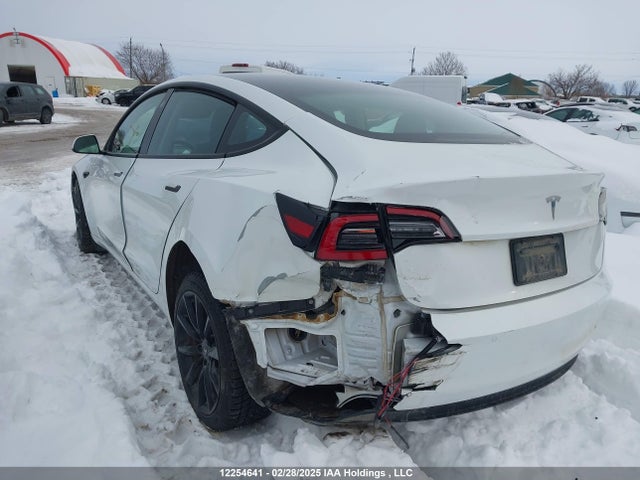 5YJ3E1EA2NF352902 Tesla MODEL 3
