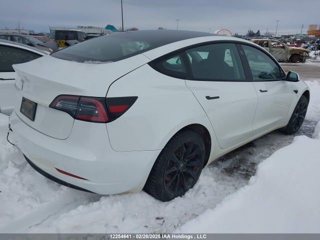 5YJ3E1EA2NF352902 Tesla MODEL 3