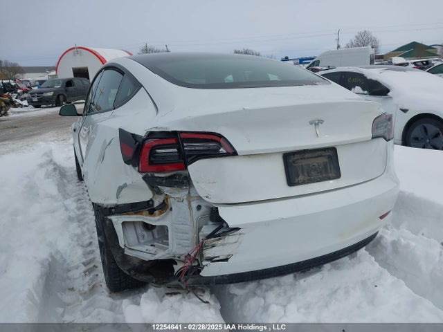 5YJ3E1EA2NF352902 Tesla MODEL 3