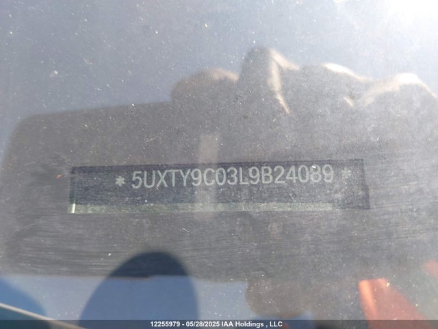 5UXTY9C03L9B24089 BMW X3