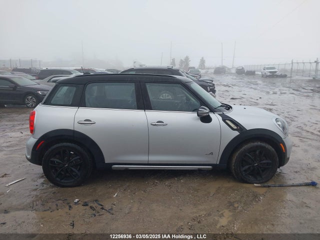 Mini Countryman Cooper S 2015 WMWZC5C5XFWP45750 Image 13