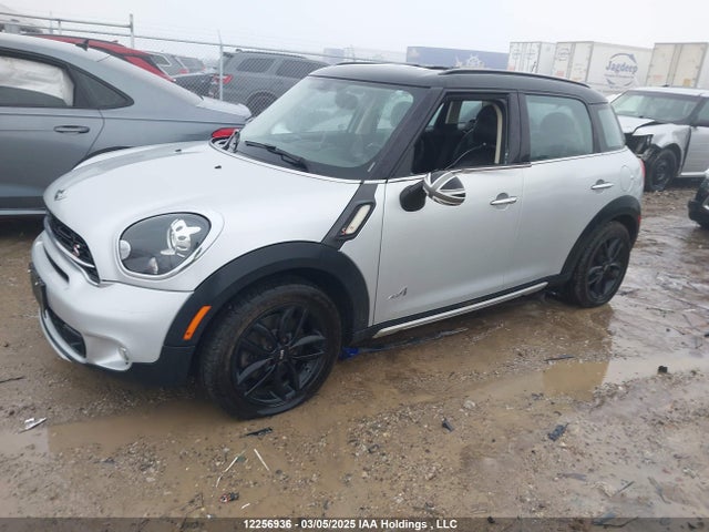 Mini Countryman Cooper S 2015 WMWZC5C5XFWP45750 Image 2