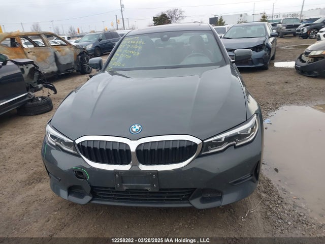 BMW 330e 2022 WBA5P9C03NFM24453 Image 12