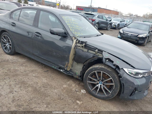BMW 330e 2022 WBA5P9C03NFM24453 Image 13