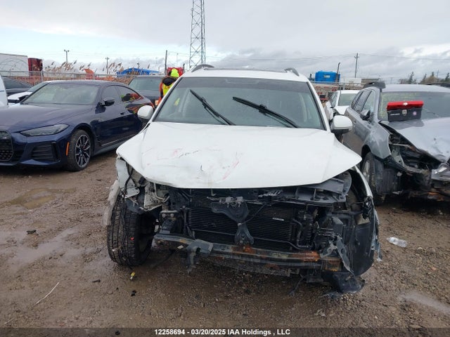 WVGJV7AX7FW557404 Volkswagen Tiguan