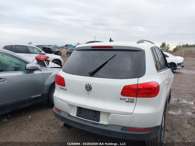 WVGJV7AX7FW557404 Volkswagen Tiguan