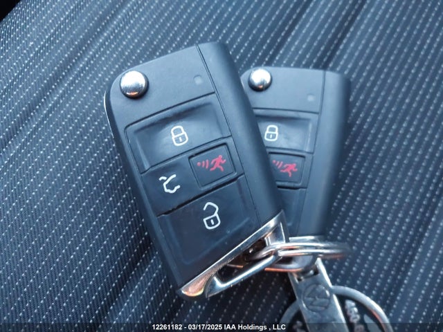 3VV0B7AX8NM167159 Volkswagen Tiguan