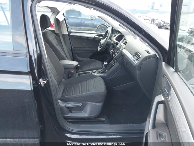3VV0B7AX8NM167159 Volkswagen Tiguan