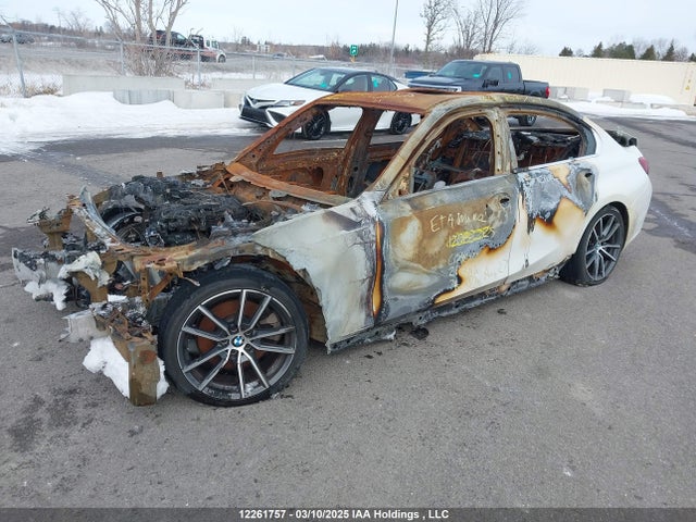 3MW5R7J01M8C04012 BMW 3 Series