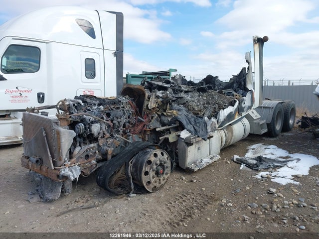 1FUJGLD54GLHA1387 Freightliner detroit diesel dd15 ev