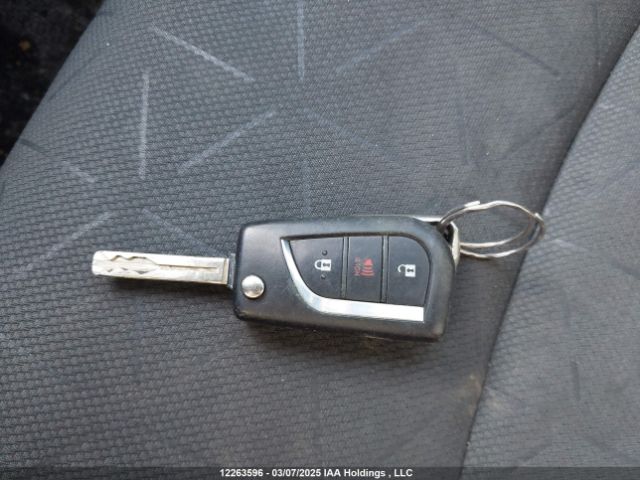 2T3B1RFV1MC223308 Toyota RAV4 LE