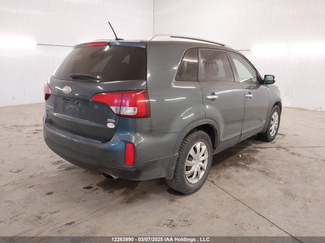5XYKTCA69EG543885 KIA Sorento
