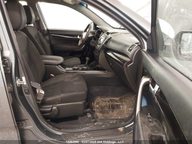 5XYKTCA69EG543885 KIA Sorento