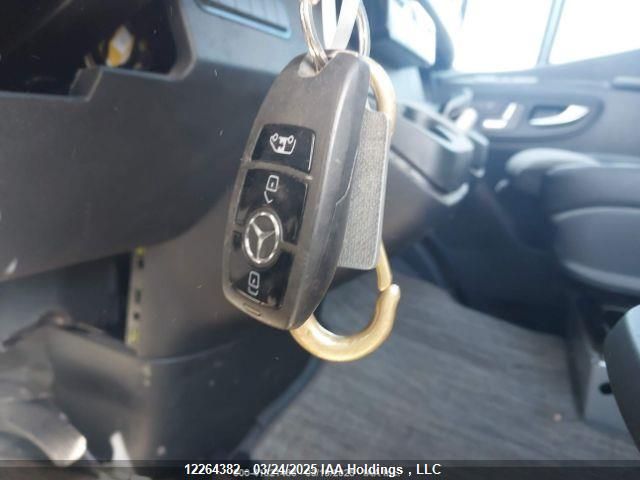 W1X4EBVY7NP467170 Mercedes-Benz om642