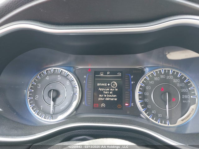 12265943 :رقم المزاد ، 1C3CCCFB9FN645454 vin ، 2015 Chrysler 200 مزاد بيع