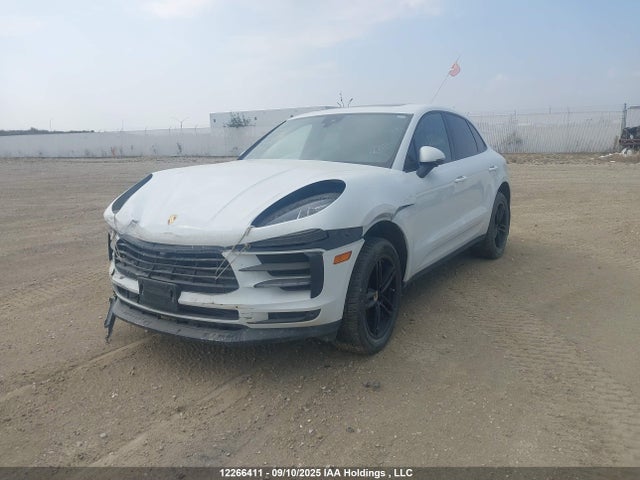 Porsche Macan 2019 WP1AA2A57KLB05058 Image 2