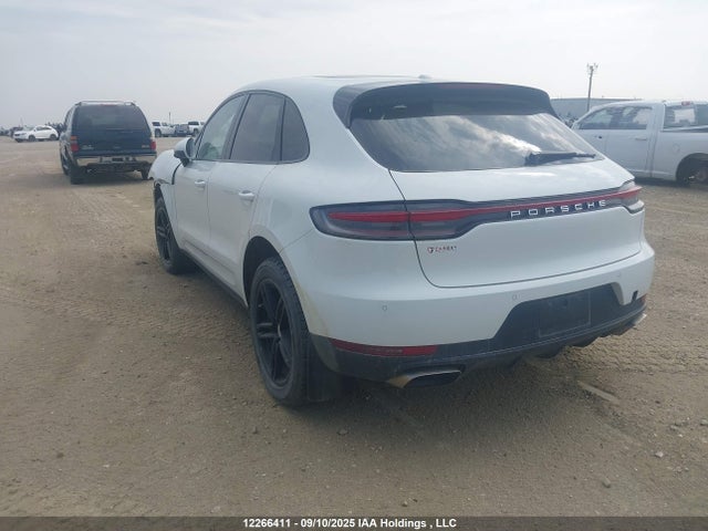 Porsche Macan 2019 WP1AA2A57KLB05058 Image 3