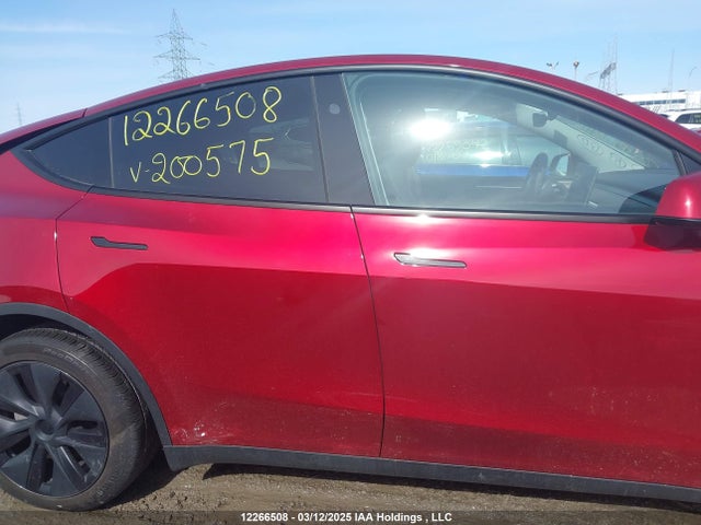 7SAYGDEE3RF200575 Tesla Model Y