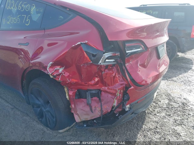 7SAYGDEE3RF200575 Tesla Model Y