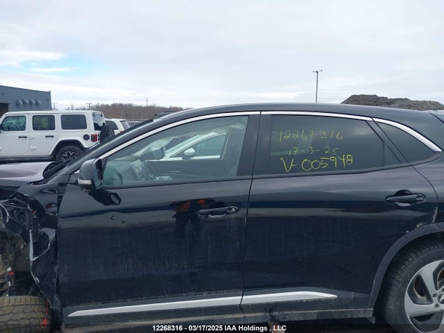 Vinfast 2024 2024 RLLV1AEB0RH005948 Image 14