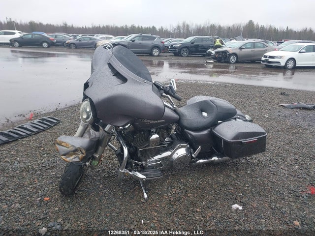 Harley-Davidson Flhx Street Glide 2014 5HD1KBMA8EB667673 Image 2