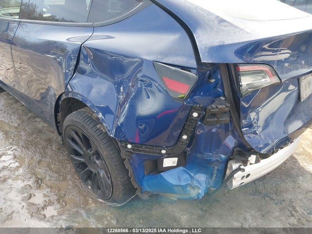 7SAYGDEE0NF412506 Tesla Model Y