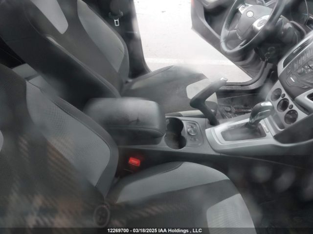 1FADP3F25EL394632 Ford FOCUS SE