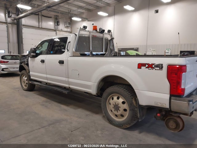 Ford 2019 2019 1FT8W3B60KEE46949 Image 15