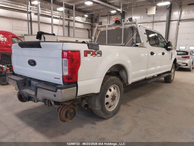 Ford 2019 2019 1FT8W3B60KEE46949 Image 4