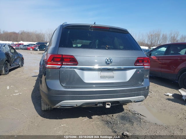 Volkswagen fsi 2018 1V2HR2CAXJC514252 Image 16