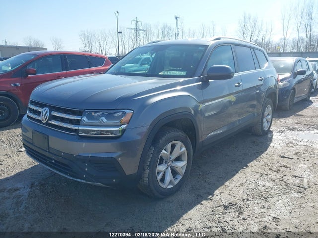 Volkswagen fsi 2018 1V2HR2CAXJC514252 Image 2